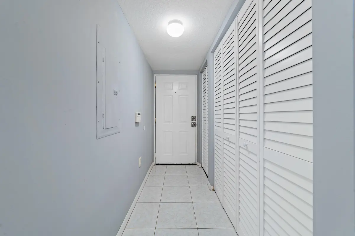DSC03706 at 4151 San Marino Boulevard 203, West Palm Beach