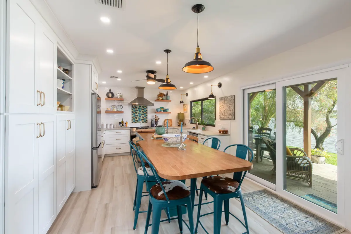 Stunning Kitchen Overlooking Lake at 1734 HARBORSIDE Circle, Wellington