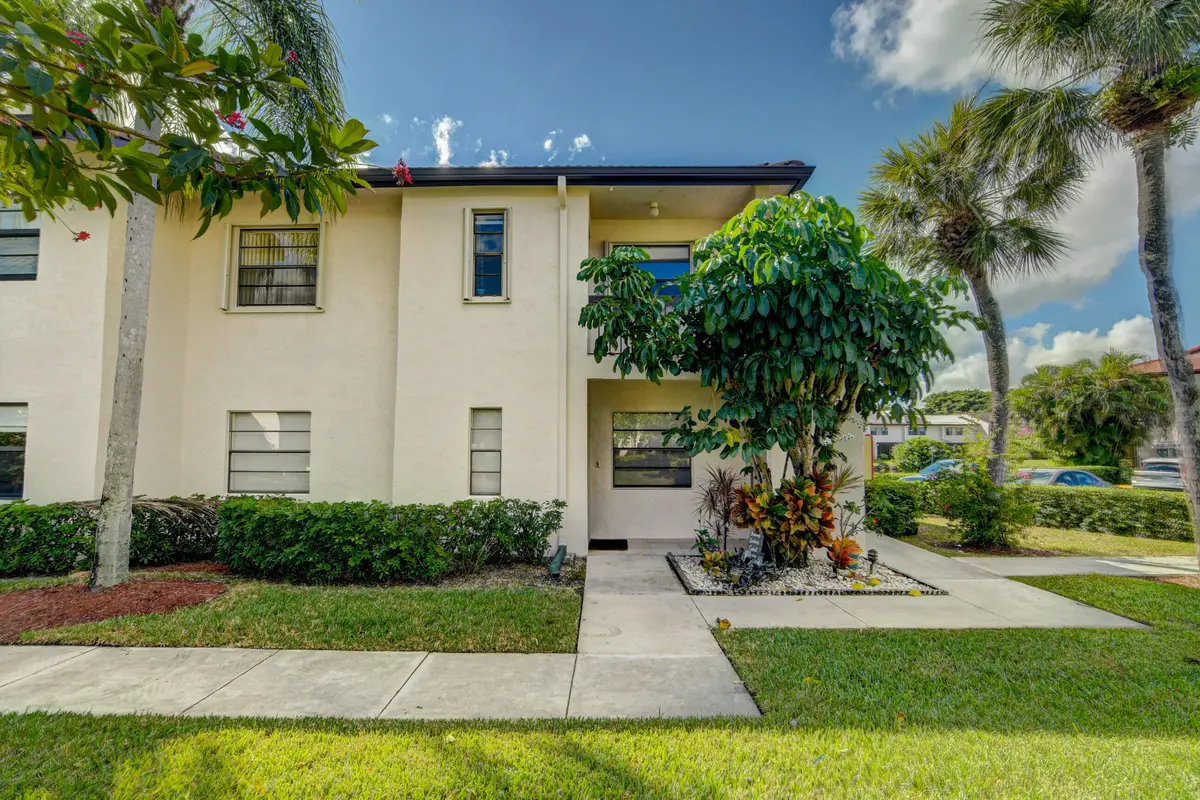 20241229194551755984000000-o at 7911 Eastlake Drive H, Boca Raton