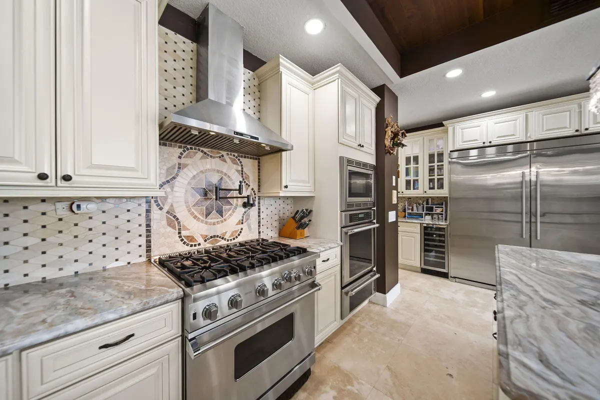 55-web-or-mls-DSC07701 at 2362 NW BAY COLONY Court, Stuart