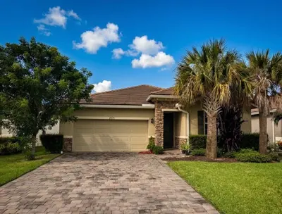 2071 NW Golden Oak Trail, Jensen Beach – Single Family Residence for sale