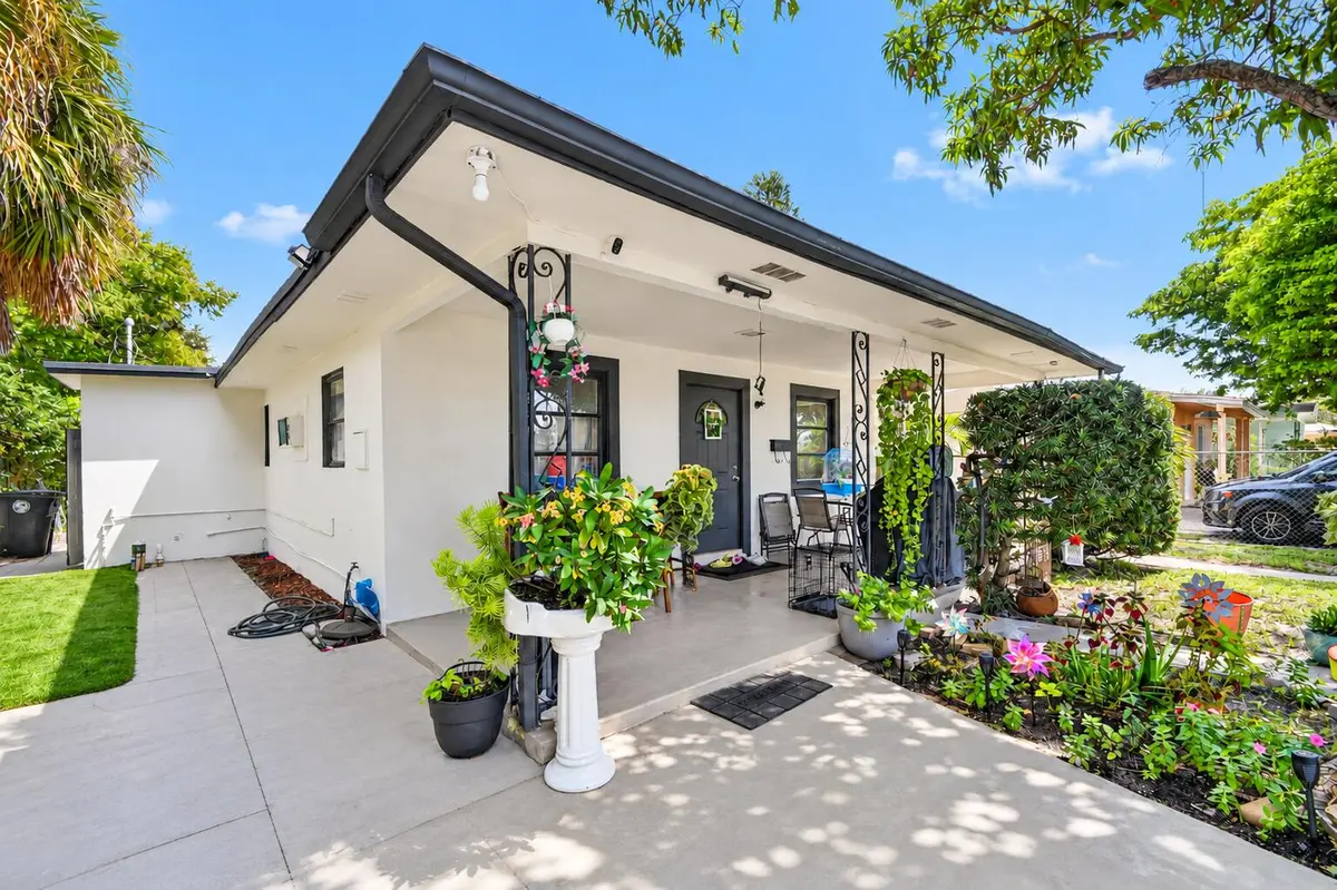 FRONT VIEW OF DUPLEX at 1020 S K Street, Lake Worth Beach