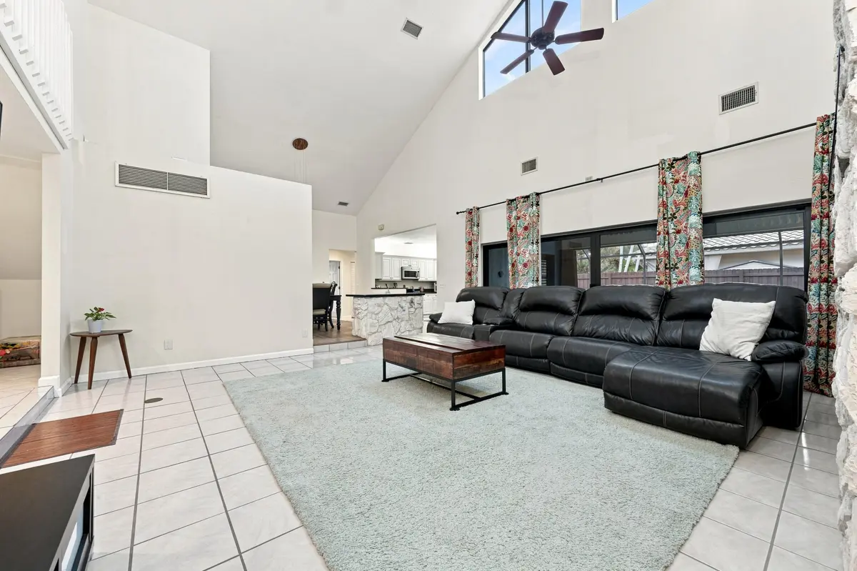 Living at 12871 La Rochelle Circle, Palm Beach Gardens