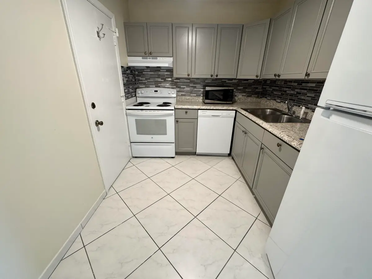 IMG_3520 at 2180 NE 67TH Street 730, Fort Lauderdale