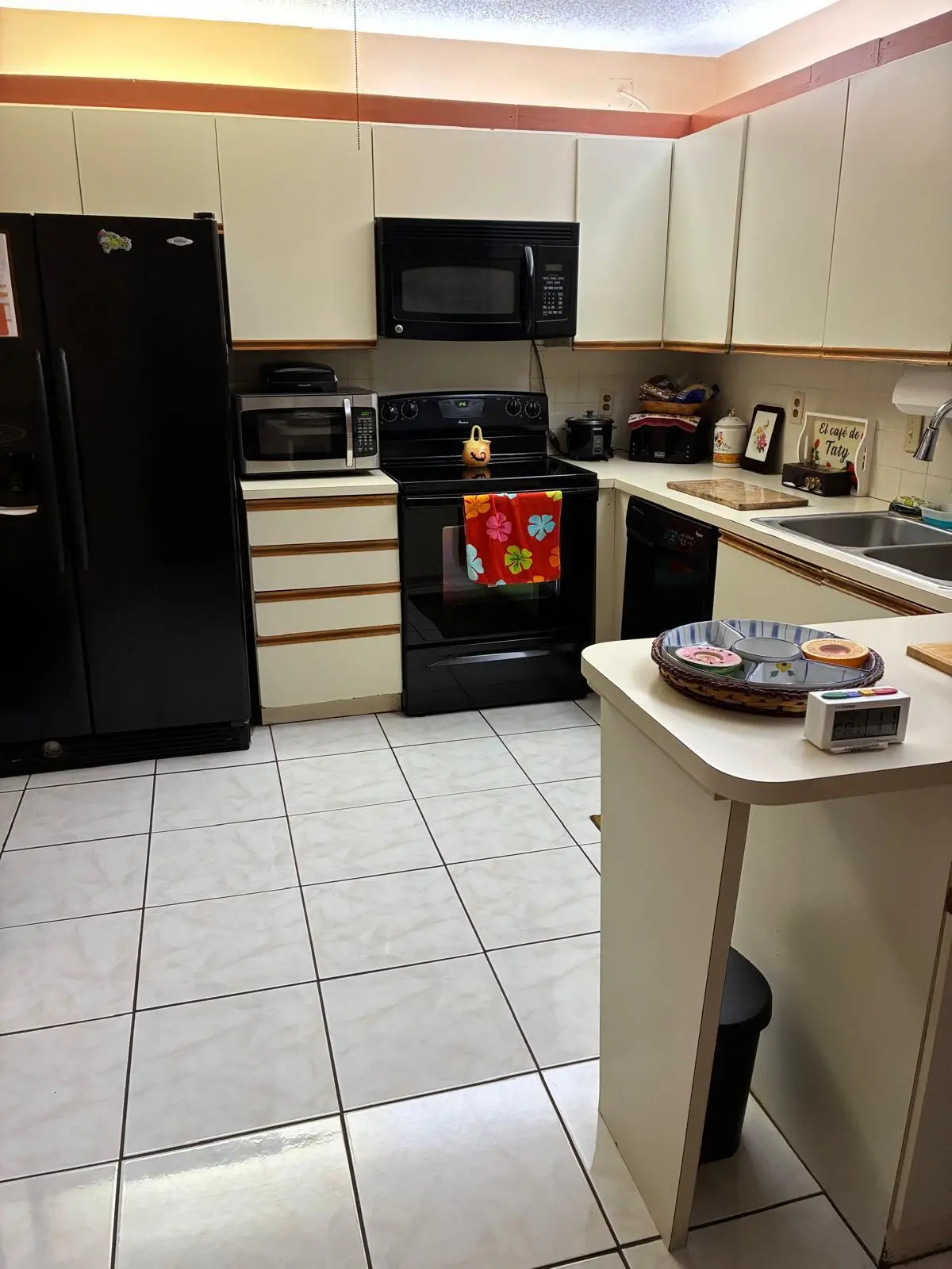 Kitchen at 6768 10TH Avenue 115, Lake Worth