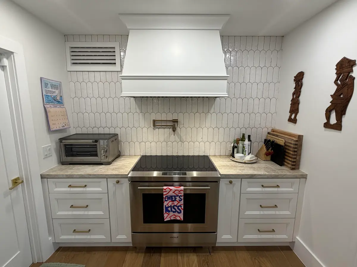 kitchen at 1410 SE 12TH Avenue, Deerfield Beach