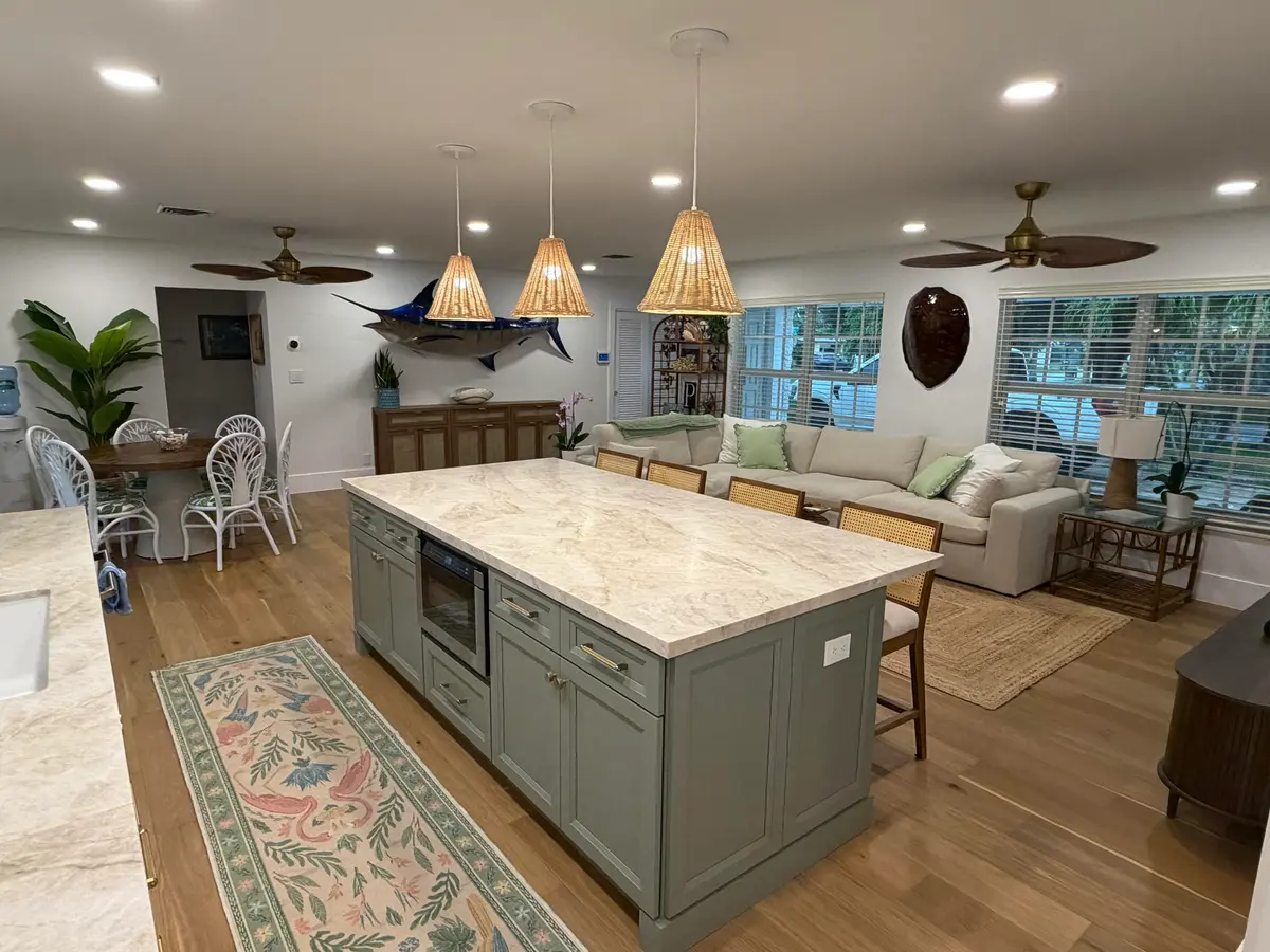 living area at 1410 SE 12TH Avenue, Deerfield Beach