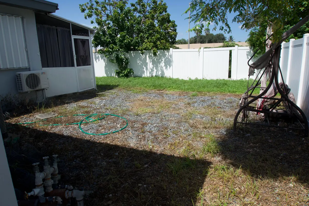 Back Yard at 6509 PINES Parkway, Hollywood