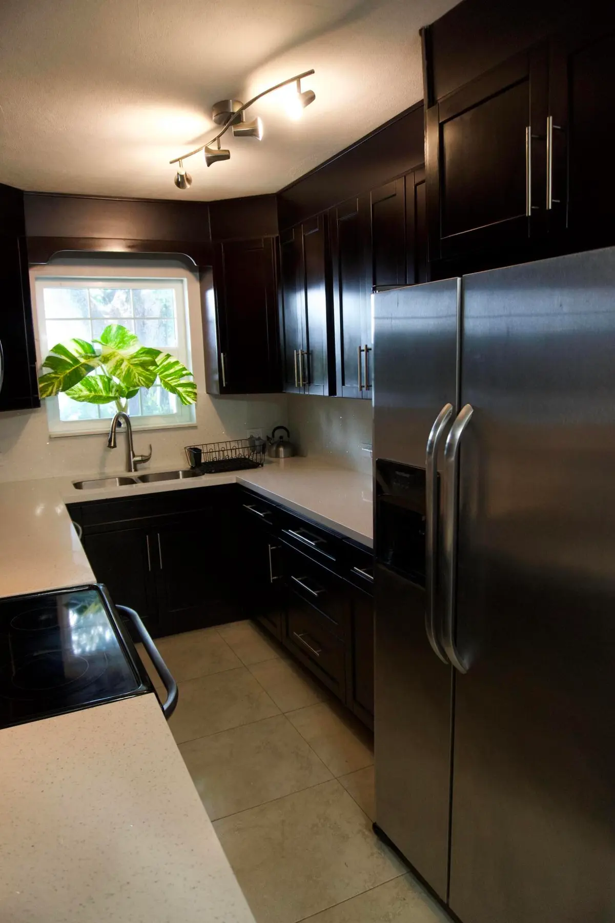 Kitchen at 6509 PINES Parkway, Hollywood