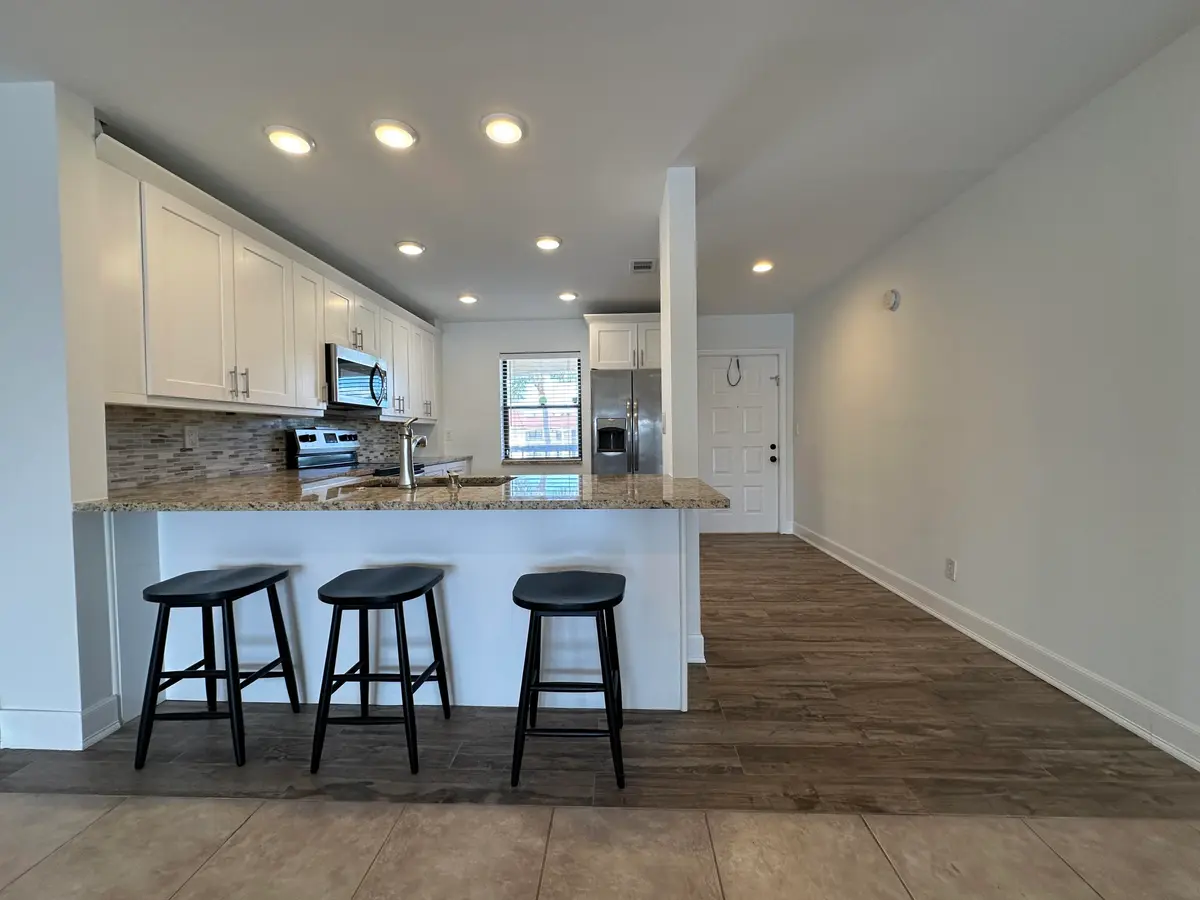 Counter seating at 309 Lake Circle 202, North Palm Beach