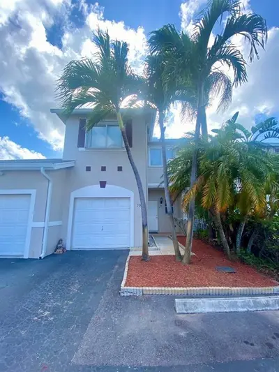 791 NW 42ND Place, Deerfield Beach – Townhouse for rent