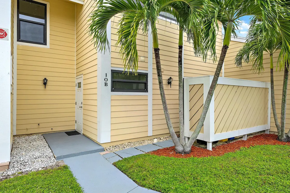 502 Lakewood Dr 10b-3 at 502 Lakewood Drive 10B, Jupiter