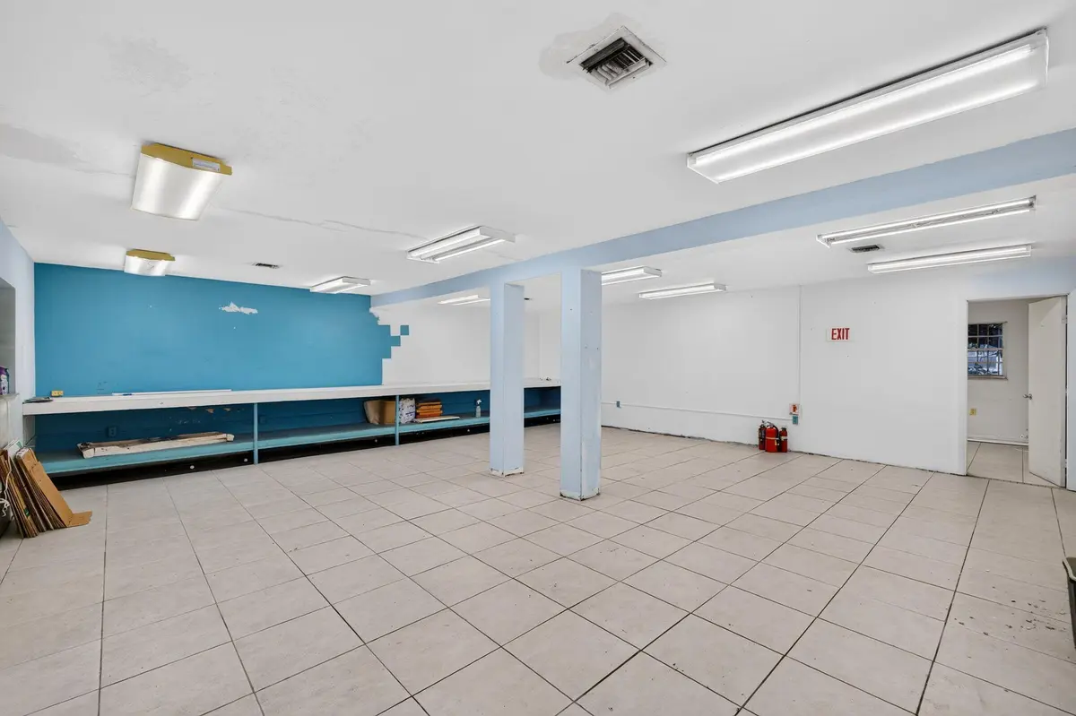 8-web-or-mls-699A5445 at 130 NE 51ST Street, Oakland Park