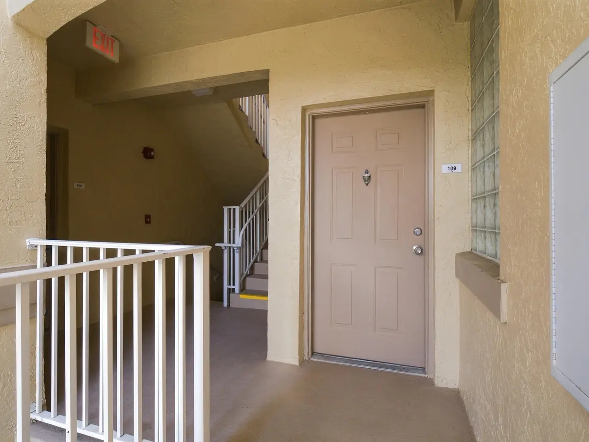 P1157733-LS-EDIT-V1-FINAL-2200px at 2020 GREENVIEW SHORES Boulevard 109, Wellington