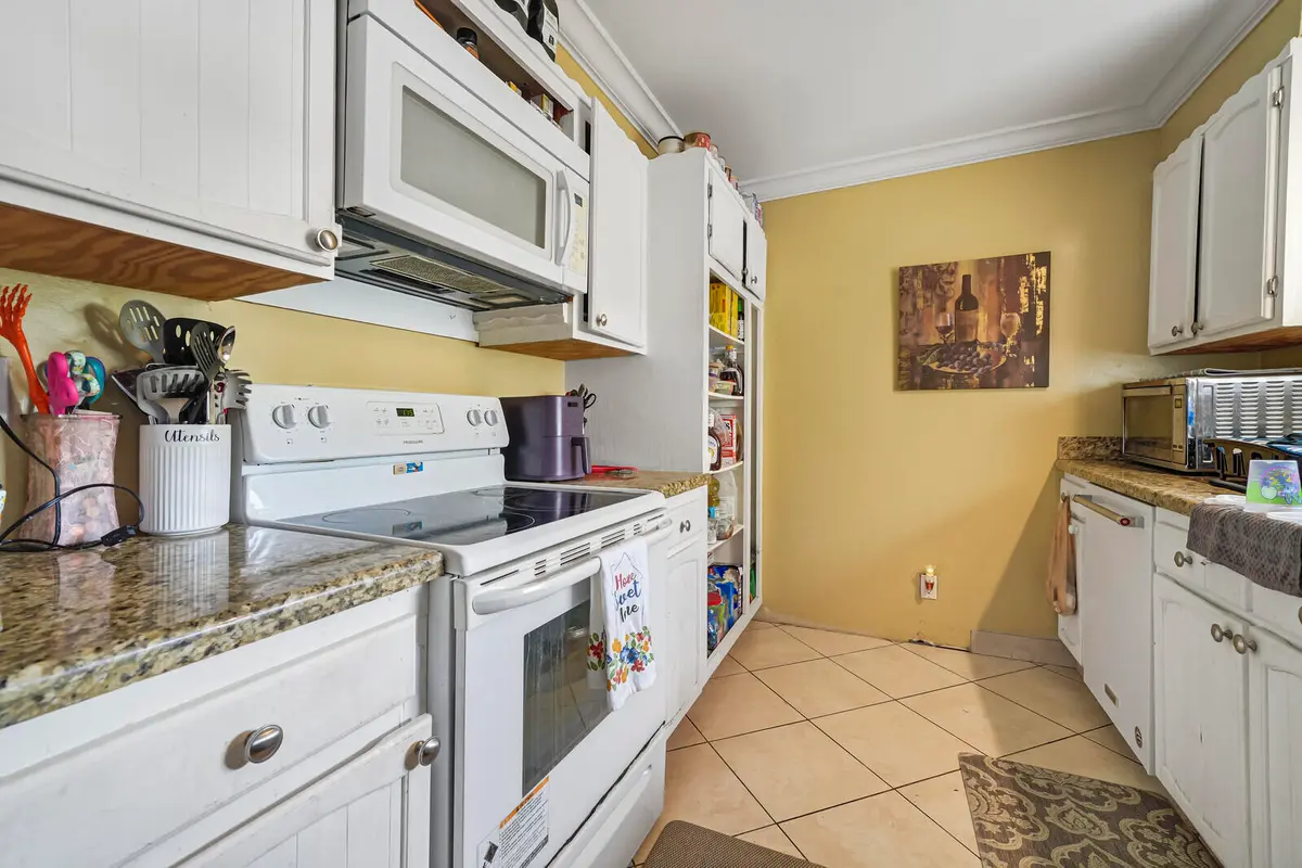 Kitchen at 710 NE 7th Street 207, Boynton Beach