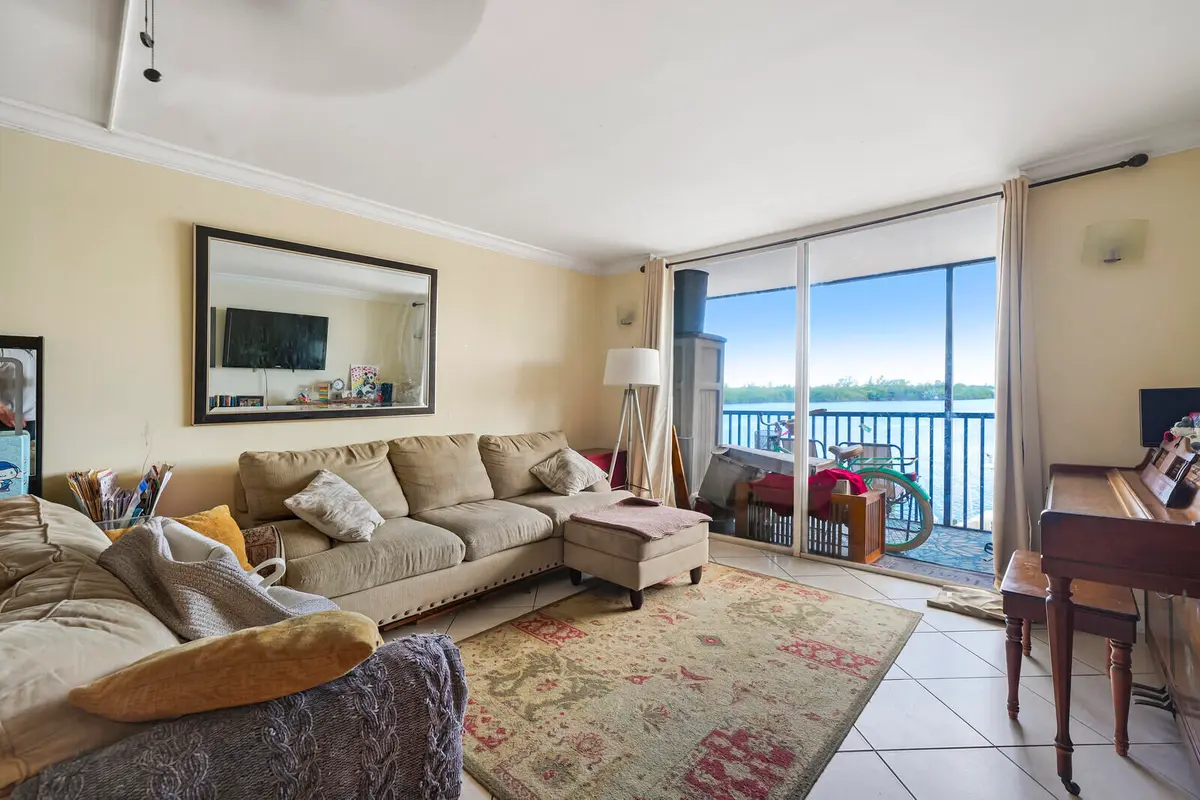 Living Room at 710 NE 7th Street 207, Boynton Beach