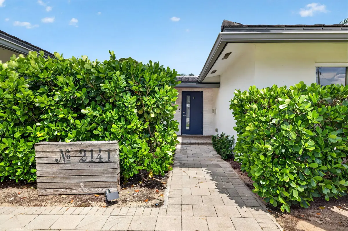 4-web-or-mls-b699A0416 at 2141 NE 62ND Court, Fort Lauderdale