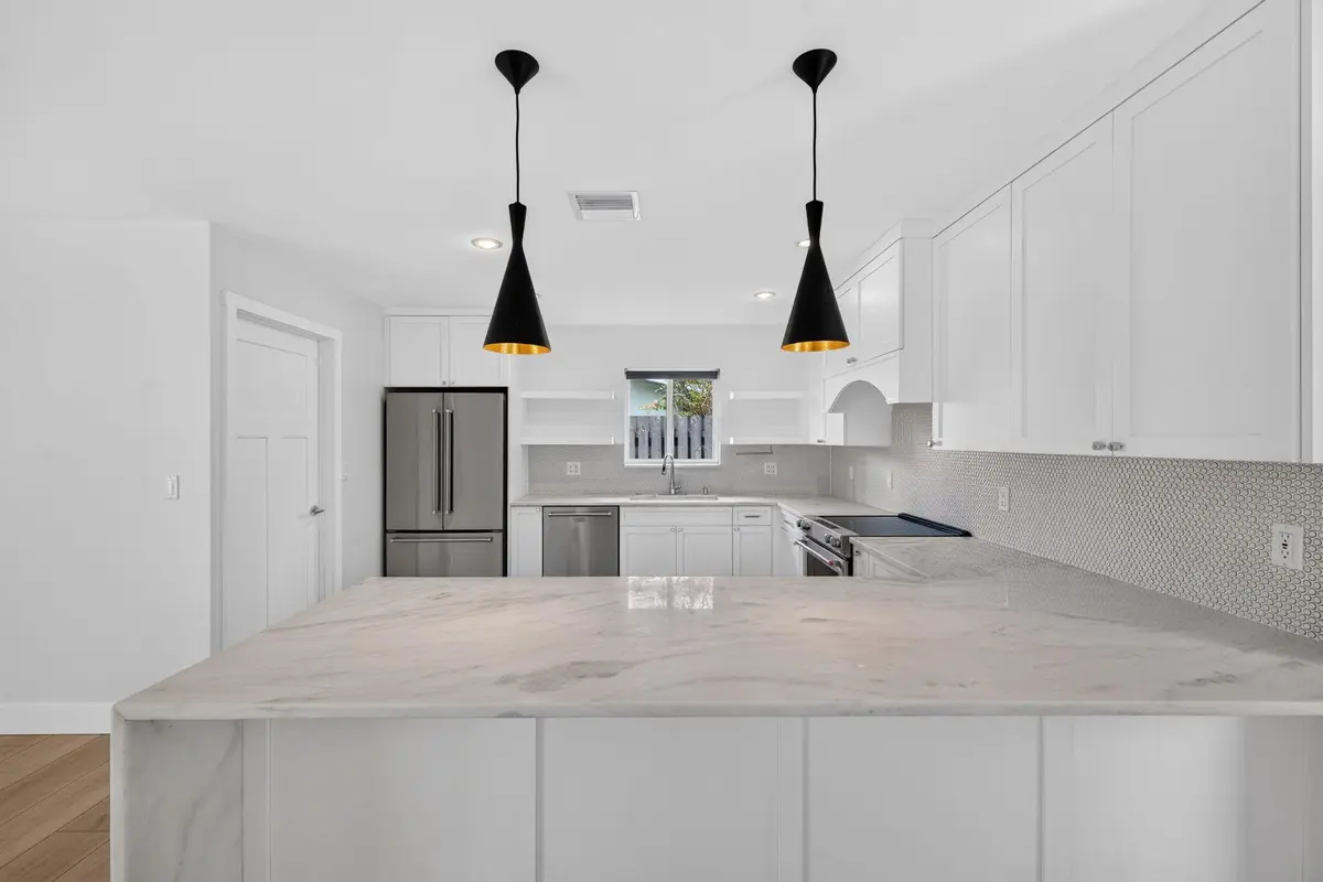 19-web-or-mls-b699A0204 at 2141 NE 62ND Court, Fort Lauderdale