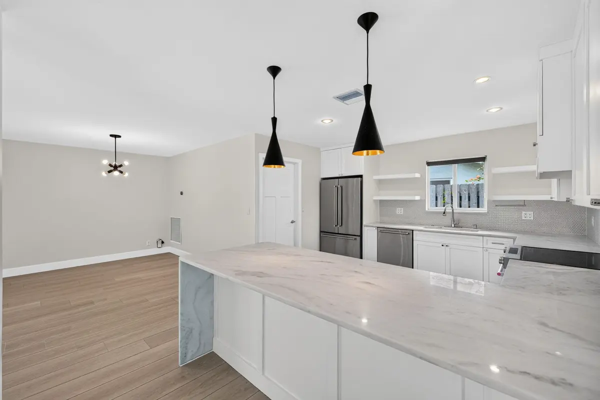 20-web-or-mls-b699A0210 at 2141 NE 62ND Court, Fort Lauderdale
