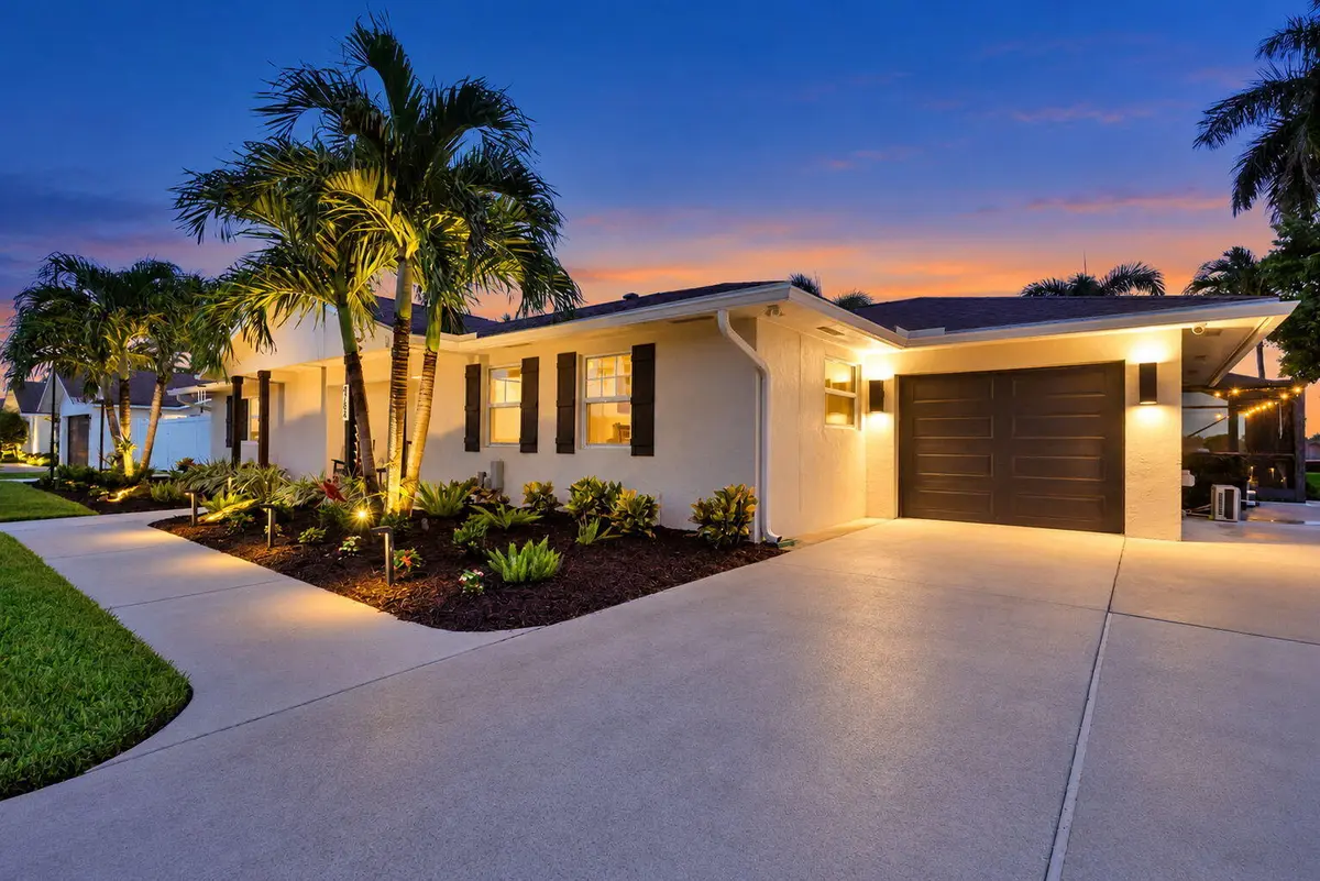 Garage at 4784 Palo Verde Drive, Boynton Beach