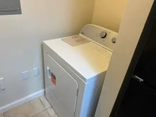 8201 dryer at 8201 Myrtlewood Circle 201, Palm Beach Gardens