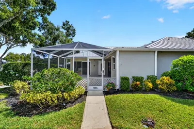 1555 SW WATERFALL Boulevard, Palm City – Villa for sale