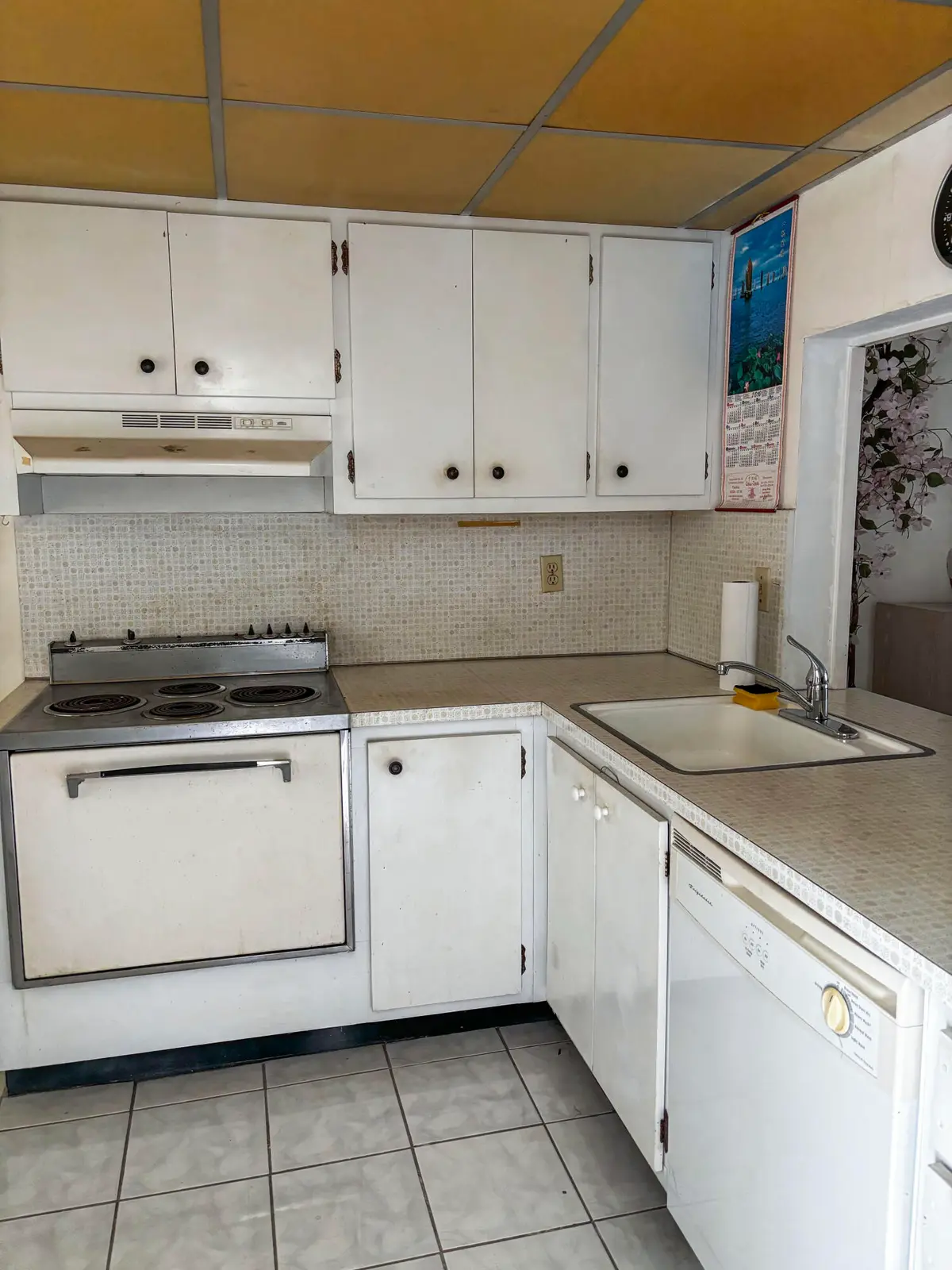 4d36f6493c25bac7a04352e08a92a2aa38fa86e5 at 4025 N Federal 121C, Oakland Park