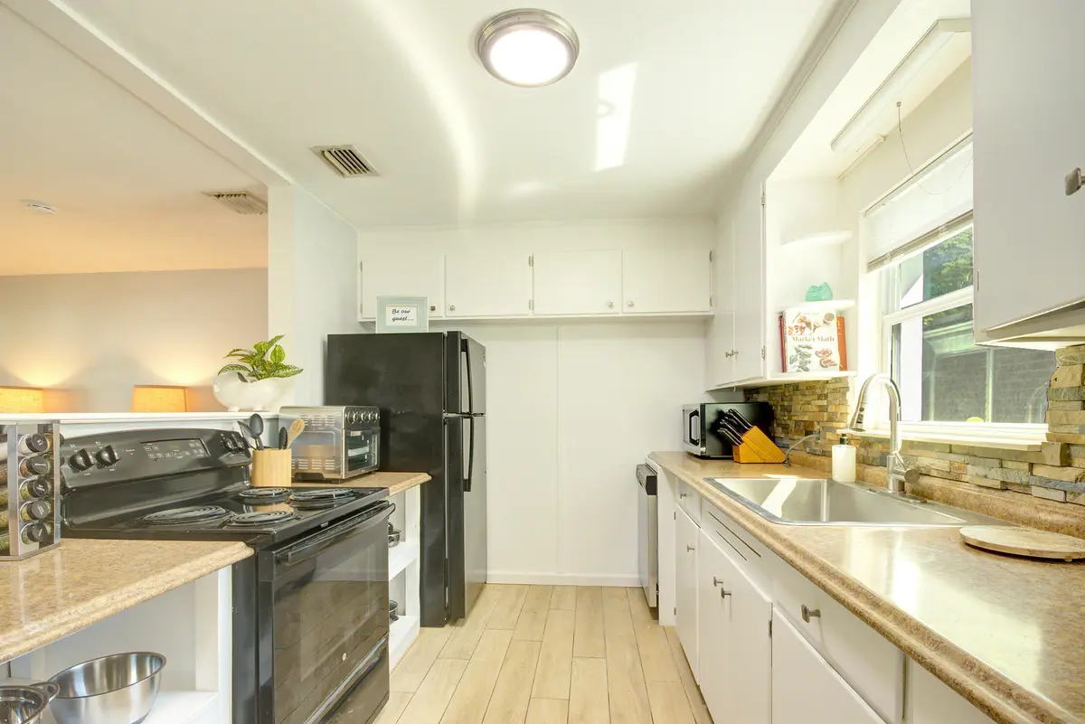 Kitchen 4 (002) at 434 58th Street, West Palm Beach
