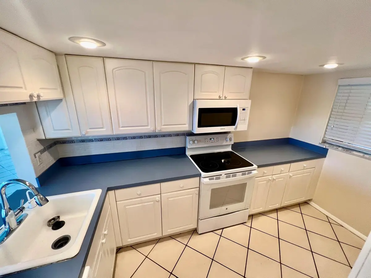 Photo 2 at 9450 Poinciana Place 416, Davie