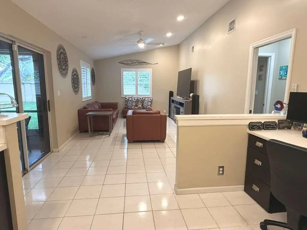 WhatsApp Image 2026-07-05 at 15.25.09 (2 at 4555 NW 88TH Terrace, Coral Springs