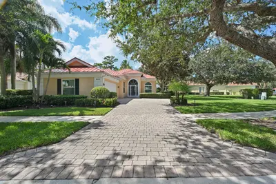 9400 SW Wedgewood Lane, Stuart – Single Family Residence for sale