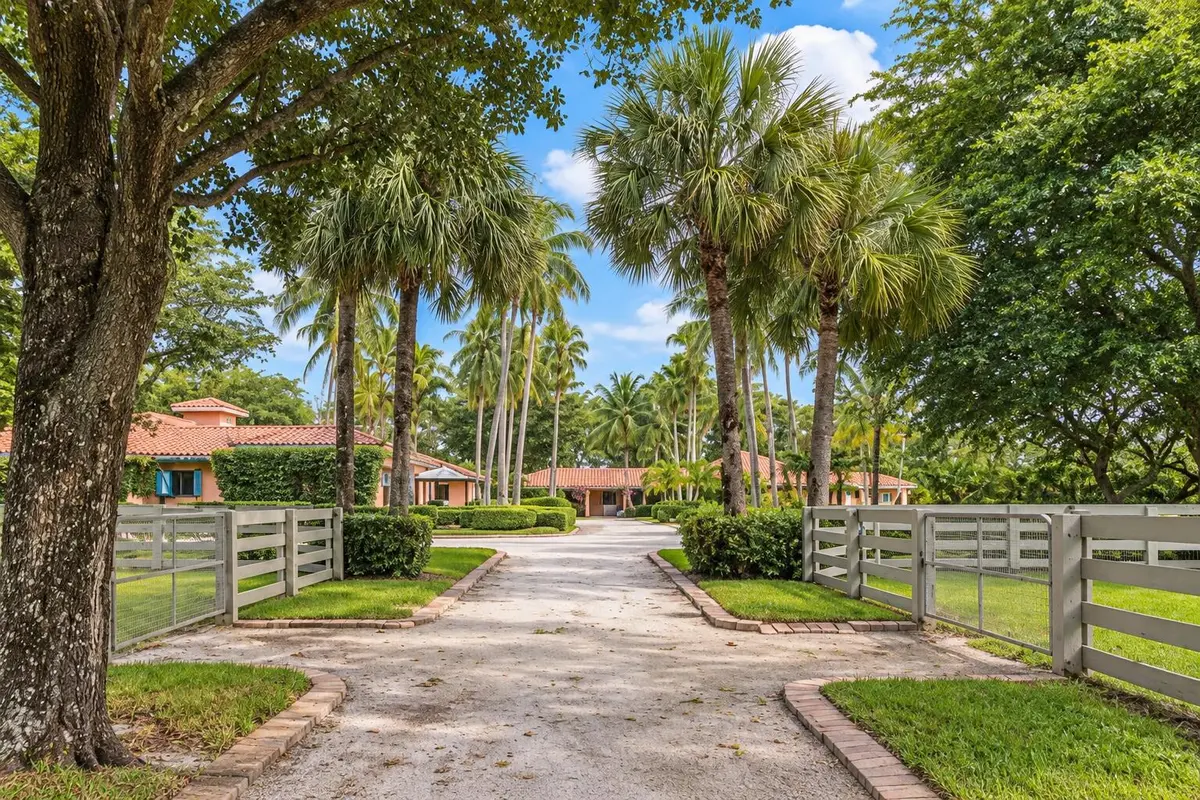 15B11CDE-6A87-421B-9636-38587B204506 at 3206 OLDE HAMPTON Drive, Wellington