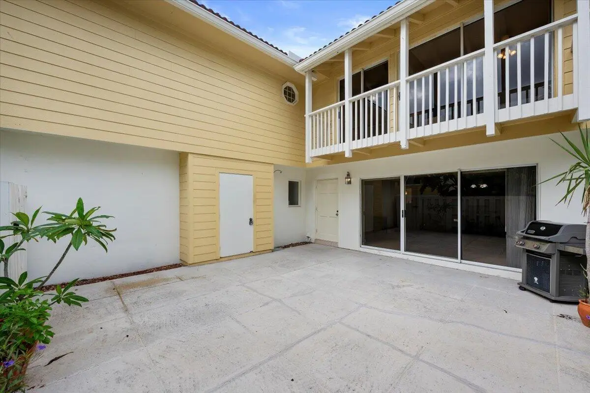 Patio at 251 SEABREEZE Circle, Jupiter
