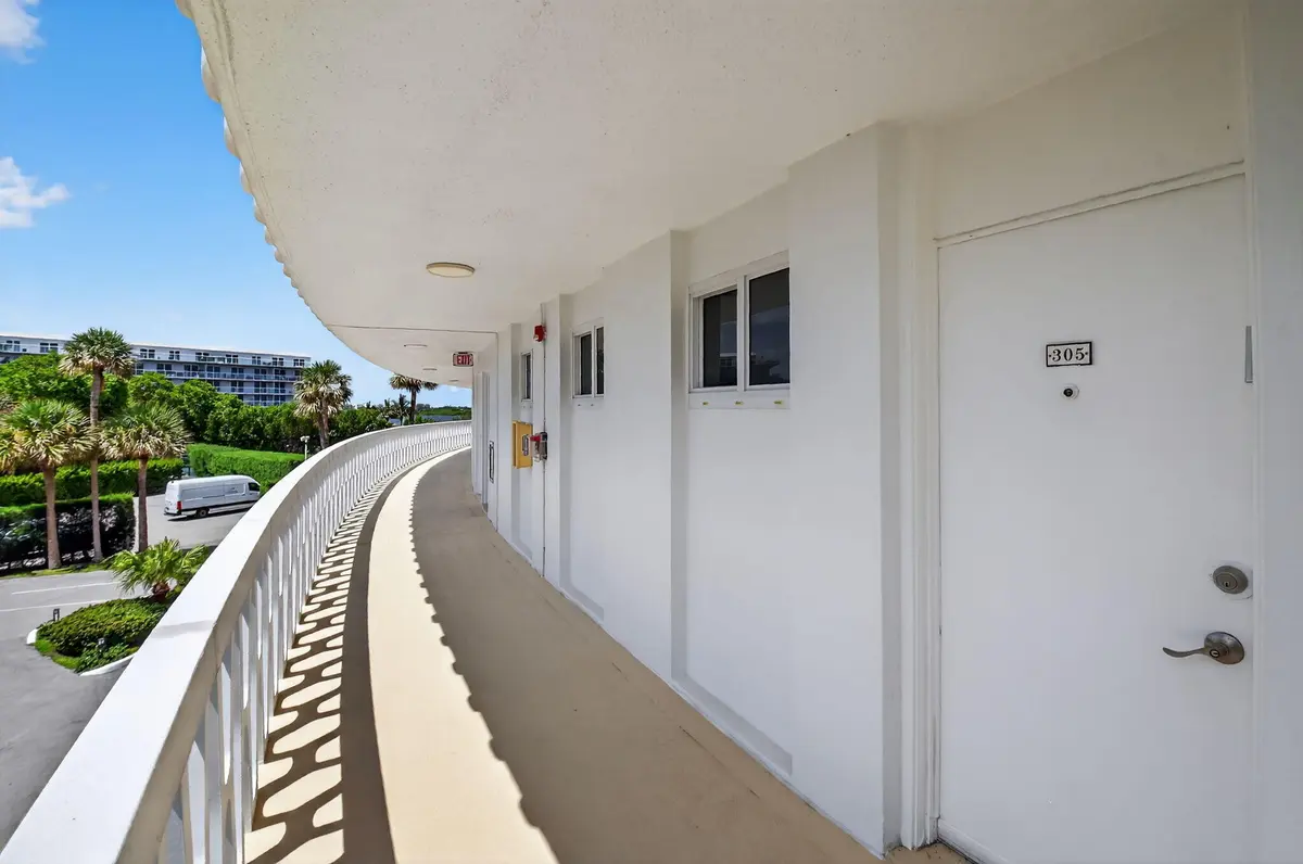 305_Entrance at 2505 S Ocean Boulevard 305, Palm Beach