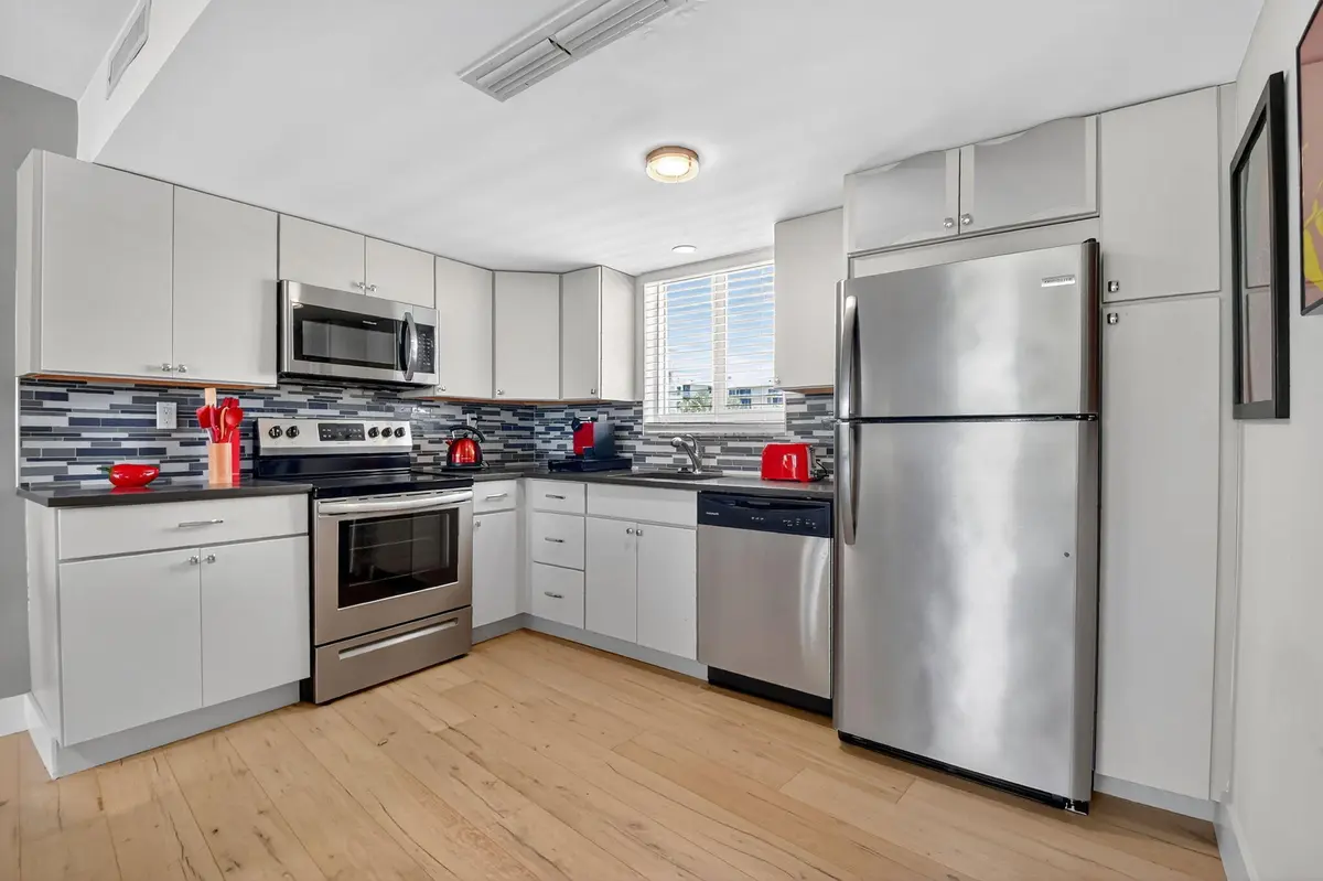 9-web-or-mls-DSC_9050 at 2505 S Ocean Boulevard 305, Palm Beach