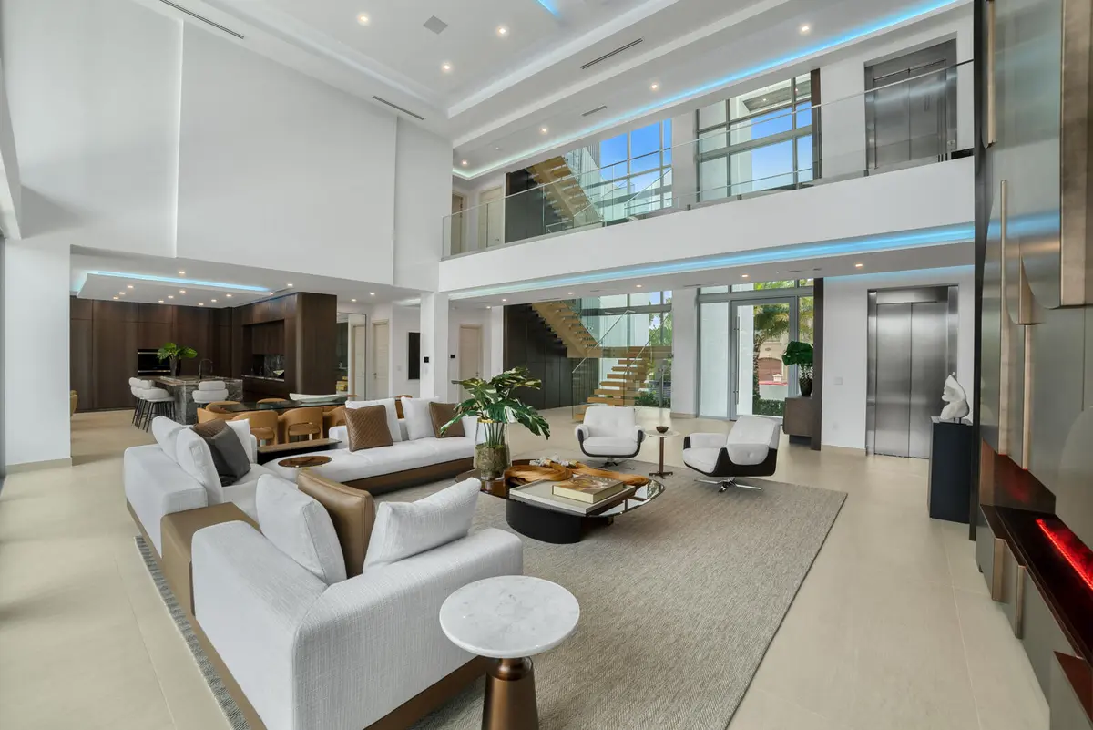DSC05122-MLS at 414 ROYAL PLAZA Drive, Fort Lauderdale