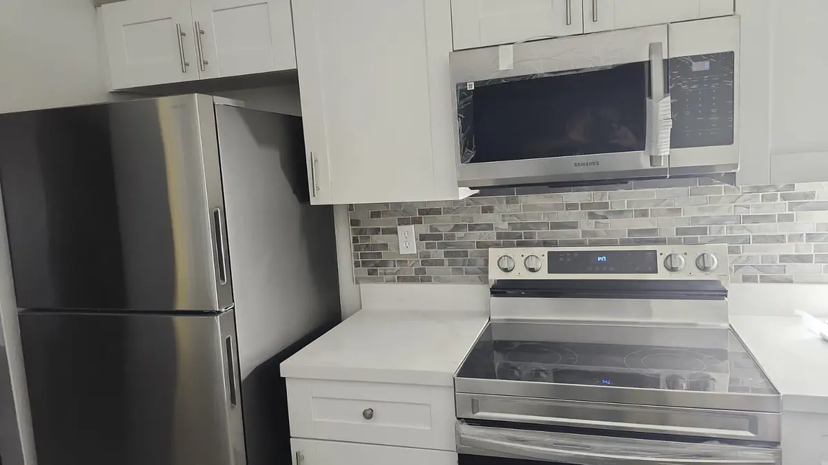 20de0bb1-dba7-491a-9a68-8c224d91093b at 5100 SW 41ST Street 206, Hollywood