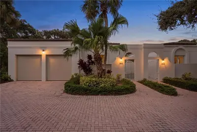 8421 SABAL PALM Court 8421, Indian River Shores – Condominium for sale