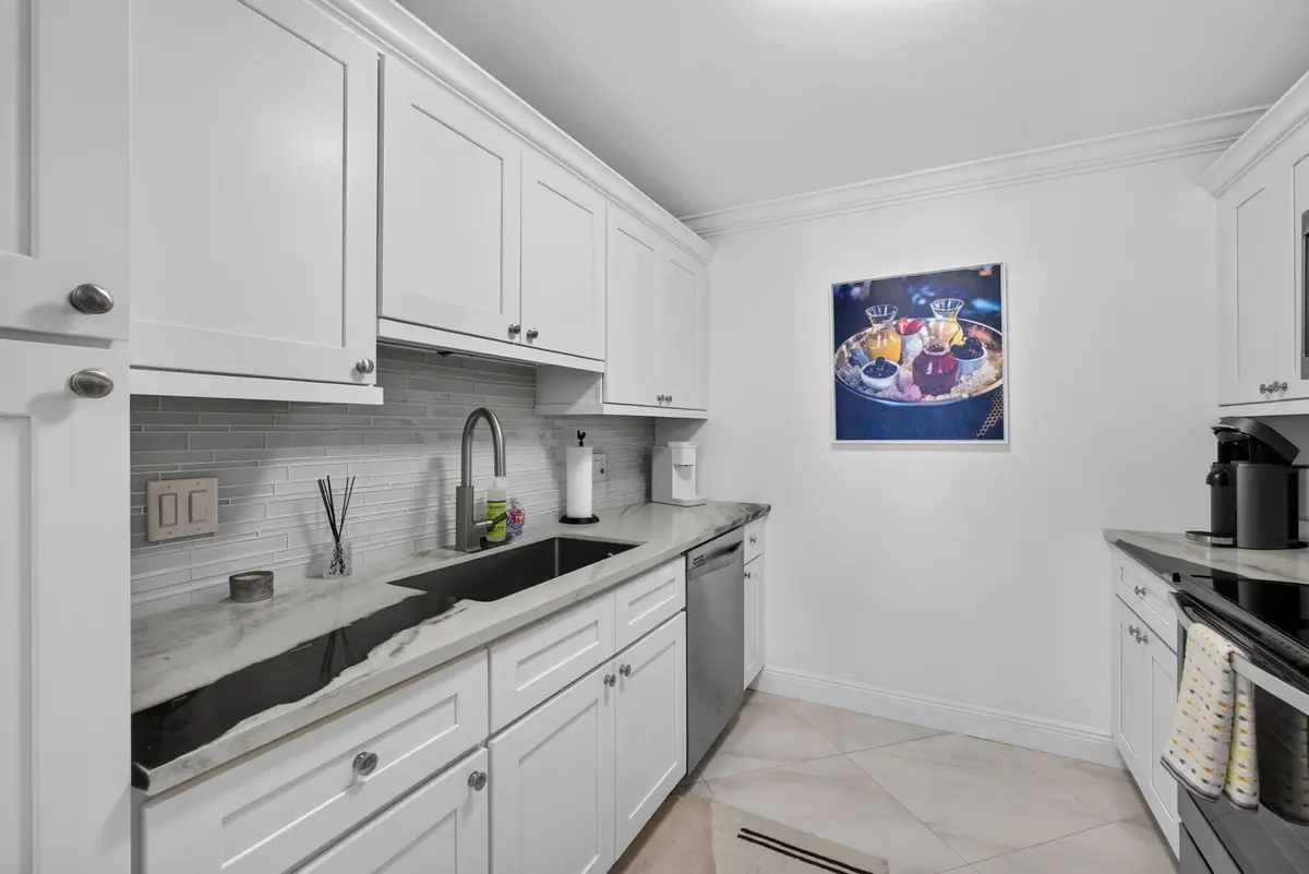 7-web-or-mls-5D1A8002 at 1208 MARINE Way 402, North Palm Beach