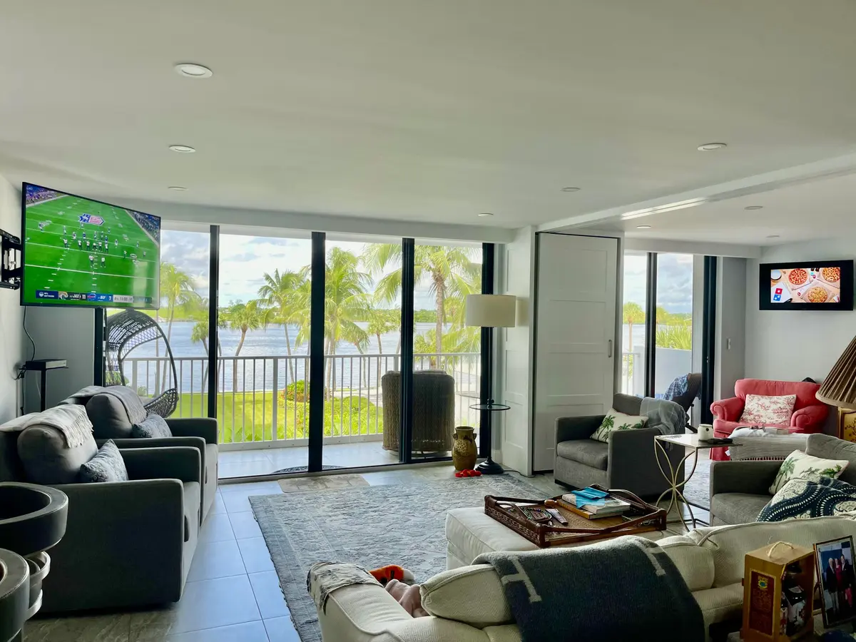 la palma 301 lr at 2860 S Ocean Boulevard 301, Palm Beach