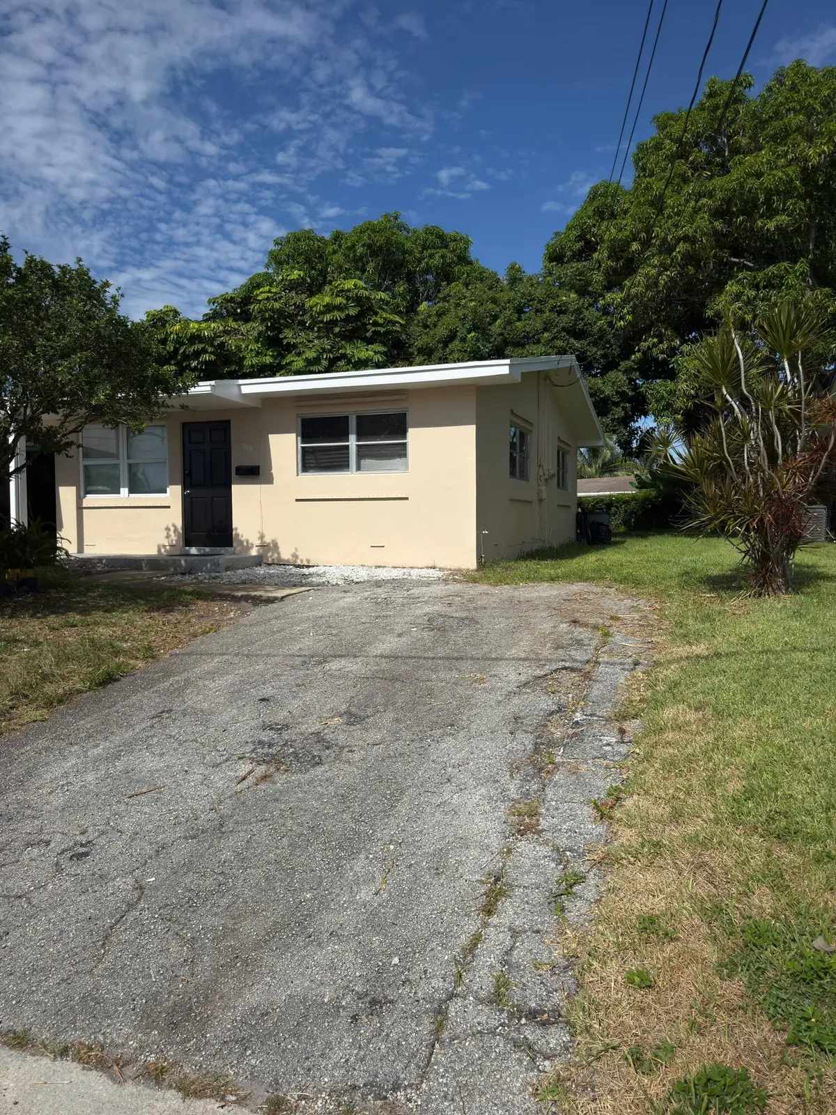 WhatsApp Image 2026-09-18 at 11.43.55 AM at 307 Northlake Drive, North Palm Beach