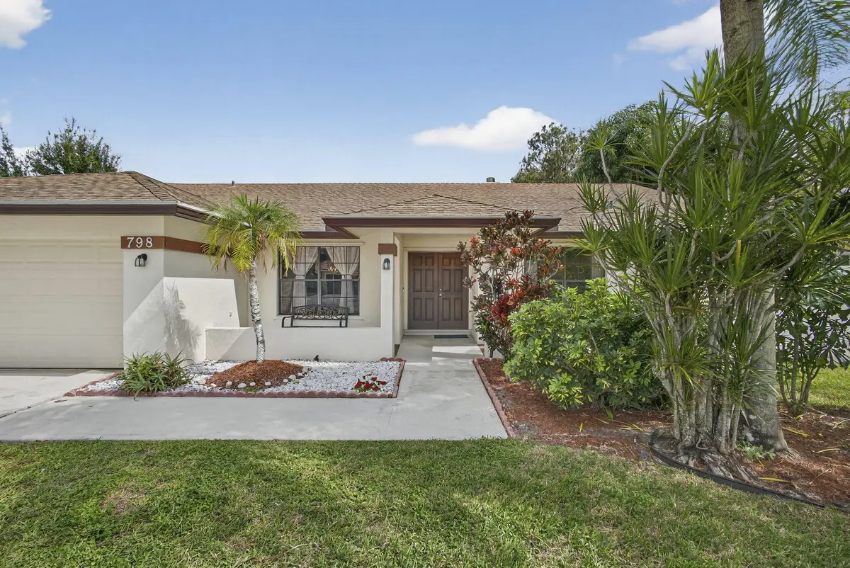 8-web-or-mls-BS1A4722 at 798 Blueberry Drive, Wellington