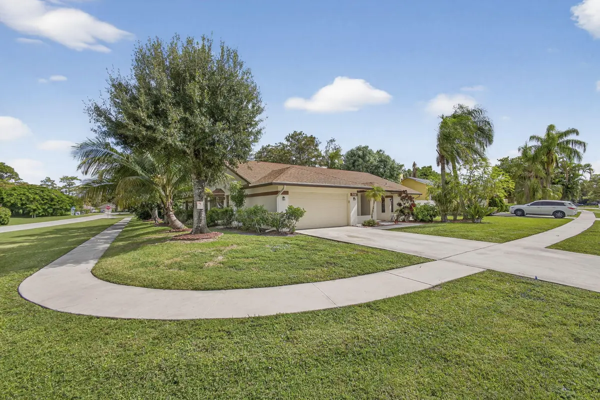 5-web-or-mls-BS1A4752 at 798 Blueberry Drive, Wellington