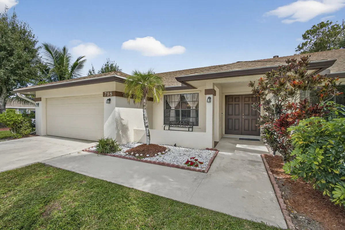 9-web-or-mls-BS1A4729 at 798 Blueberry Drive, Wellington