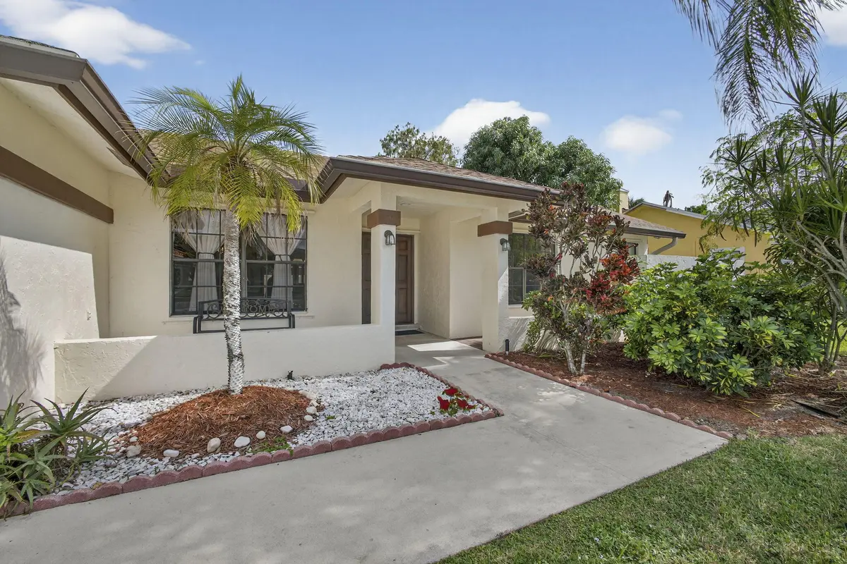 10-web-or-mls-BS1A4717 at 798 Blueberry Drive, Wellington