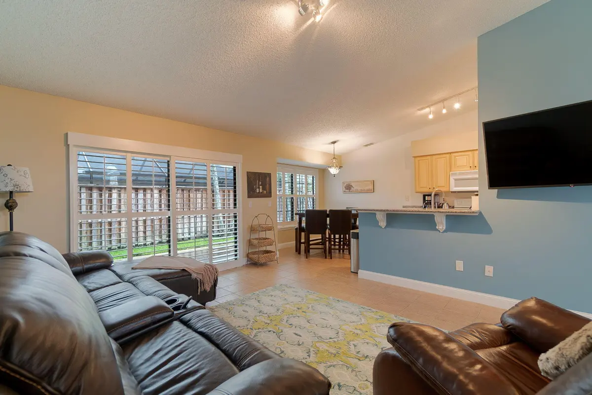 6-web-or-mls-DSC05383-Enhanced-NR-Edit at 1487 Windship Circle, Wellington