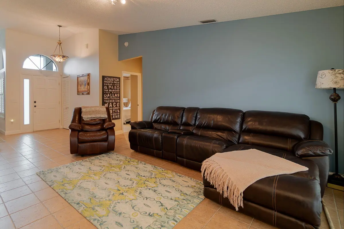 7-web-or-mls-DSC05377-Enhanced-NR-Edit at 1487 Windship Circle, Wellington
