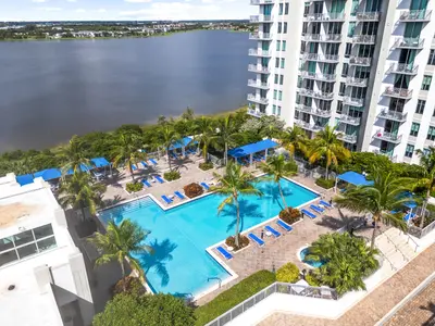300 S Australian Avenue Unit 425, West Palm Beach – Condominium for sale