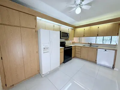 2621 Village Boulevard 206, West Palm Beach – Apartment for rent