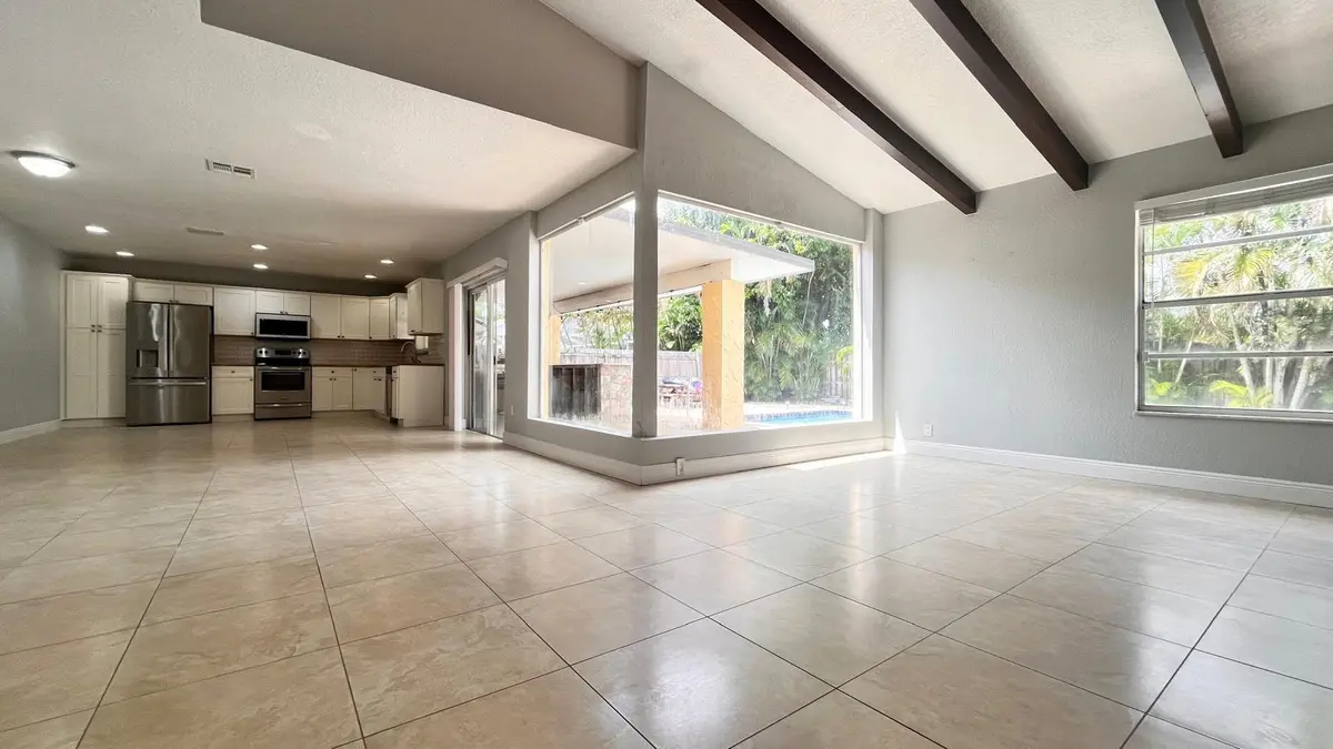 WhatsApp Image 2026-09-16 at 15.36.32 (4 at 11535 Sanderling Drive, Wellington